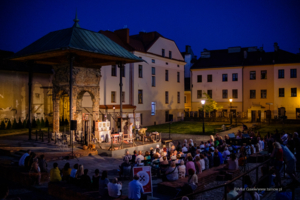 „Noc Helvera”, spektakl pod bimą